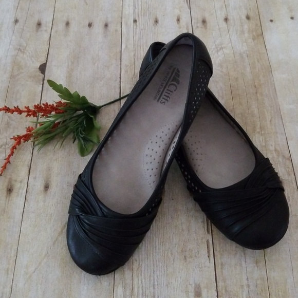 White Mountain Shoes - NWOT Womens Cliffs by White Mountain shoes